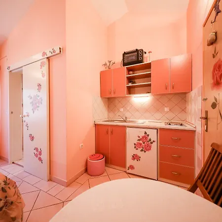 Tara Apartment *